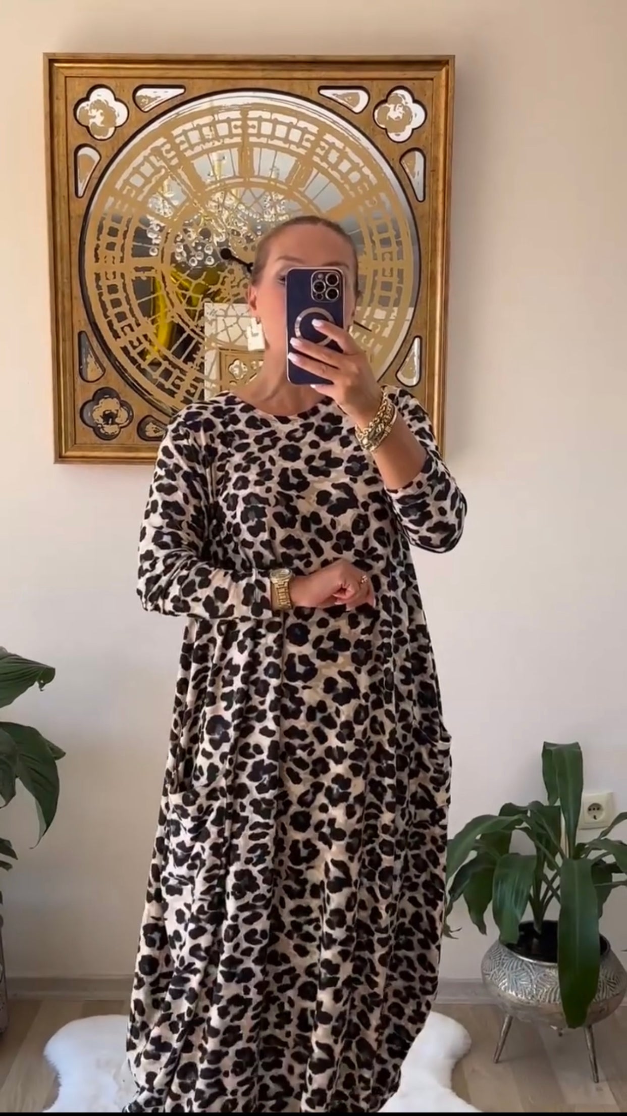 Vestido de algodón elástico con estampado de leopardo y grandes bolsillos